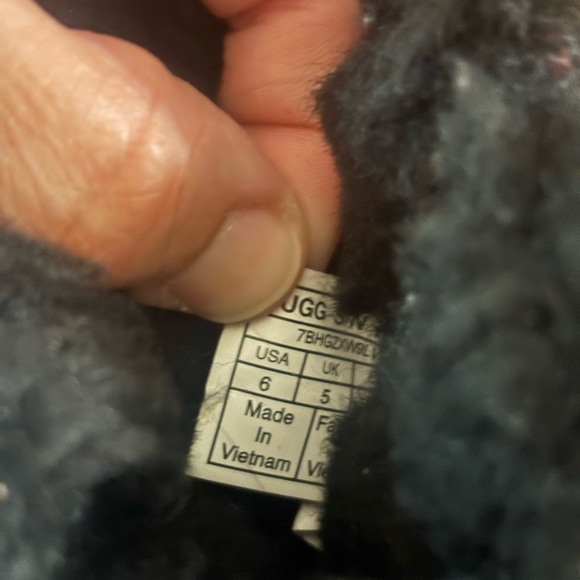 Uggs - Picture 5 of 7